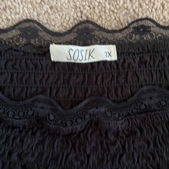 Off shoulders top - Picture 2 of 4